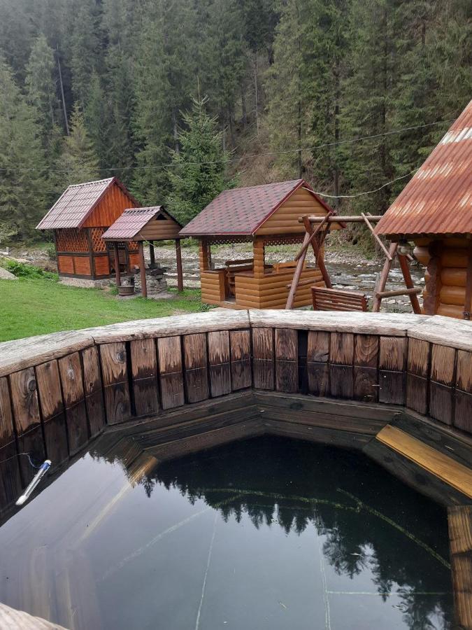 Крайня Хата Hotel Synevyrsʼka Polyana Exterior foto